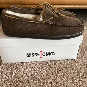 Minnetonka Slippers